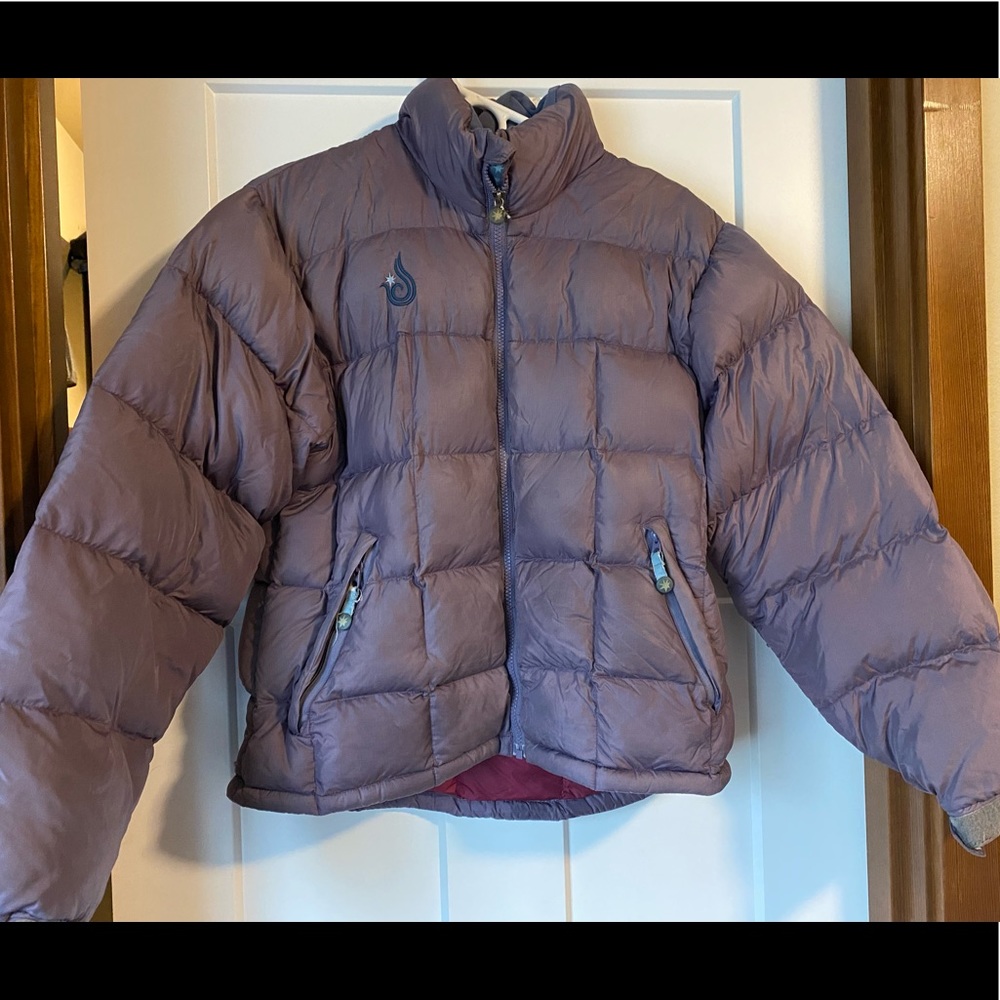 Retro purple puffer jacket! Full zip up